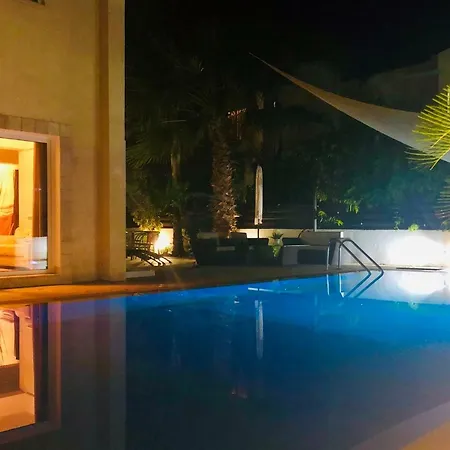 Panorama Luxury Villa וילה *